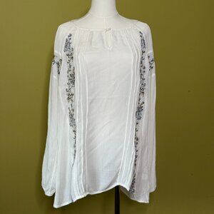 Women's Charming Charlie Embroidered Blouse Size Small NWT